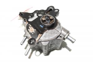 Pompa vacuum Bosch, cod 03G145209, Vw Golf 5 (1K1) 2.0 TDI, AZV (idi:497313) din dezmembrari