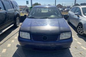 Dezmembrez piese caroserie, motor, cutie viteze, suspensie VW Bora (1J2) 1.6 16v benz 2001, AZD din dezmembrari