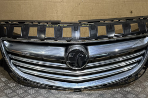 Grila bara fata centrala sus cu siga, Opel Insignia A facelift (pr:110747) din dezmembrari