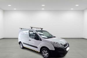 Vindem piese de caroserie si elemente de interior, pentru Peugeot Partner (II), 1.6 HDI din dezmembrari