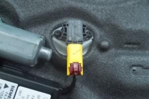 Senzor impact Audi A4 8EC din dezmembrari