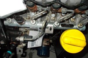 Rampa injector Opel Vivaro Combi din dezmembrari