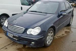 Vindem piese de interior Mercedes Clasa C (W203) 1.8b din dezmembrari