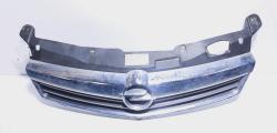 Grila bara fata centrala cu sigla, cod GM13225780, Opel Astra H (id:496112)