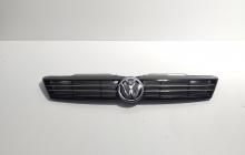 Grila bara fata centrala sus cu sigla, cod 5C6853653, Vw Jetta 4 (6Z)  (id:722050)