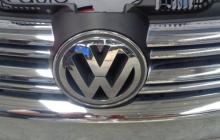 Grila bara fata centrala cu sigla, 1K5853651, Vw Jetta (1K2) 2005-2010 (id:216239)
