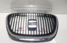 Grila bara fata centrala cu sigla 1P0853654A, Seat Leon (1P1) (id:341936)