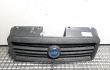 Grila bara fata centrala cu sigla, cod 735395576, Fiat Doblo (119)