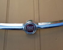 Grila bara fata centrala sus cu sigla, Fiat 500L (pr:110747)