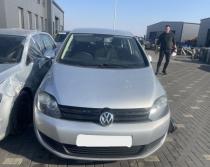Dezmembrez piese caroserie, motor, cutie viteze, suspensie Volkswagen Golf 6 Plus 1.6 TDI, CAYC.