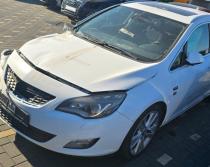 Dezmembrez piese caroserie, motor, cutie viteze, suspensie, Opel Astra J Combi, 2.0 CDTI, A20DTH.
