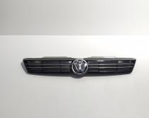 Grila bara fata centrala sus cu sigla, cod 5C6853653, Vw Jetta 4 (6Z)  (id:722050)