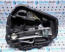 Cric cu cheie si spuma Vw Golf 4 Cabriolet, 1998-2002, 8L0011031A