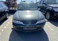 Dezmembrez piese caroserie, motor, cutie viteze, suspensie Opel Vectra B Combi (31) 1.6 benz 2001, Z16XE