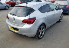 Vindem piese de caroserie Opel Astra J 1.4 b