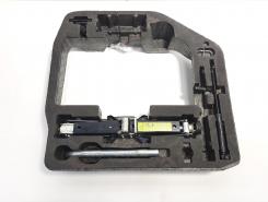 Cric cu spuma si cheie, cod 8T0012109A, Audi A4 Allroad (8KH, B8) (idi:468238)