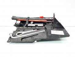 Spuma cu cric si cheie, Mercedes Clasa C (W203) (id:565514)