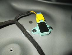 Senzor impact usa stanga fata Audi A5 (8T3)