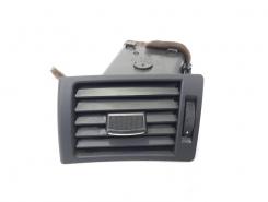 Grila aer bord stanga, cod 8E0820901F, Audi A4 (8EC, B7) (id:276747)