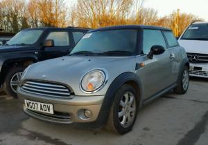 Vindem piese de caroserie Mini Cooper 1.4benzina