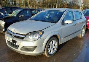 Vindem piese de caroserie Opel Astra H, 1.3cdti