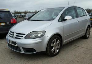 Vindem piese de caroserie Vw Golf 5 plus, 1.6fsi