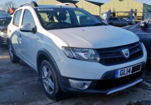 Dezmembrez piese de motor si caroserie Dacia Sandero, 1.5dci