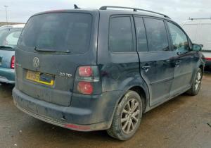 Piese de caroserie Vw Touran (1T1, 1T2), 2.0 tdi BMN din dezmembrari