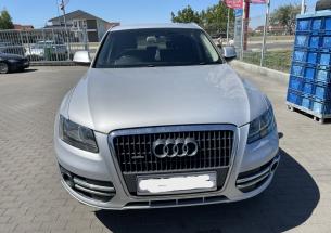 Dezmembrez piese caroserie, motor, cutie viteze, suspensie Audi Q5 (8RB) 2.0 TDI Quattro 2010, CAHA
