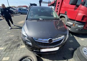 Dezmembrez piese caroserie, motor, cutie viteze, suspensie Opel Zafira C (P12) 2.0 CDTI 2012, A20DTH