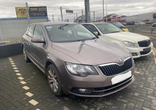 Dezmembrez piese caroserie, motor, cutie viteze, suspensie Skoda Superb 2 (3T4) 2.0 TDI 2014, CFFB