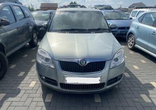 Dezmembrez piese caroserie, motor, cutie viteze, suspensie Skoda Fabia 2 Combi (5J, 545) 1.4 TDI 2009, BNV