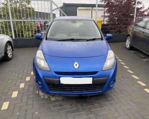 Dezmembrez piese caroserie, motor, cutie viteze, suspensie Renault Clio 3 1.5 DCI 2011, K9K770