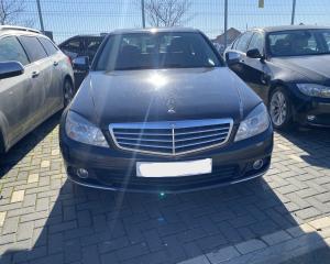 Dezmembrez piese caroserie, motor, cutie viteze, suspensie Mercede Clasa C (W204) 2.2 CDI 2008, OM646811