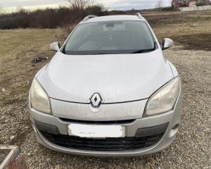 Dezmembrez piese caroserie, motor, cutie viteze, suspensie Renault Megane 3 Combi 1.5 DCI 2010, K9K832