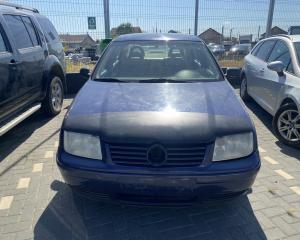 Dezmembrez piese caroserie, motor, cutie viteze, suspensie VW Bora (1J2) 1.6 16v benz 2001, AZD