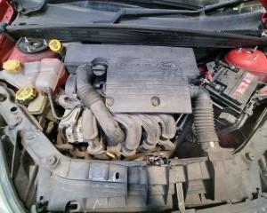 Dezmembrez piese caroserie, motor, cutie viteze, suspensie Ford Fiesta 5, 1.4 benz