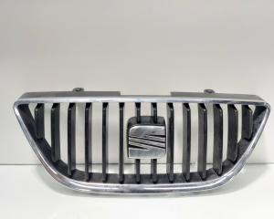 Grila bara fata centrala cu sigla, cod 6J0853651, Seat Ibiza 5 (6J5) (id:695126)