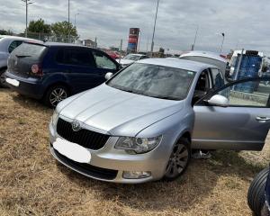 Dezmembrez piese caroserie, motor, cutie viteze, suspensie, Skoda Superb II (3T4), 1.6 TDI, CAYC.