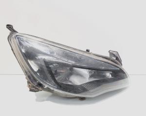 Far dreapta, Opel Astra J Combi vol pe dreapta (idi:713670)