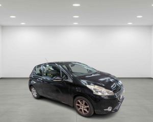 Dezmembrari dezmembrez Peugeot 208 1.2 Benz cod motor HM01