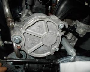 Pompa vacum Ford Fiesta 6 1.6tdci, D156-3B04060