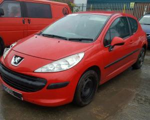 Vindem piese de interior Peugeot 207, 1.4benzina 2007