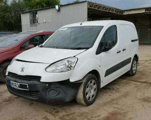 Vindem piese de motor Peugeot Partner 1.6hdi, 2013