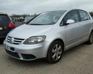 Vindem piese de caroserie Vw Golf 5 plus, 1.6fsi