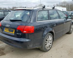 Vindem piese de interior Audi A4 Avant (8ED, B7) 2.0 TDI BLB din dezmembrari