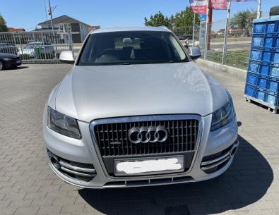 Dezmembrez piese caroserie, motor, cutie viteze, suspensie Audi Q5 (8RB) 2.0 TDI Quattro 2010, CAHA