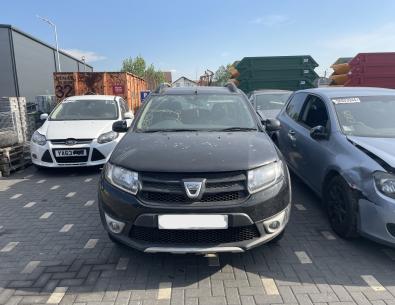 Dezmembrez piese caroserie, motor, cutie viteze, suspensie Dacia Sandero 2 Stepway 0.9 TCE 2013, H4B400