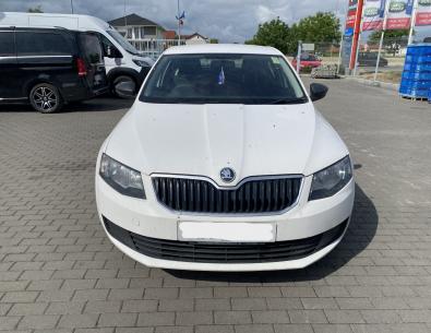 Dezmembrez piese caroserie, motor, cutie viteze, suspensie Skoda Octavia 3 (5E3) 1.6 TDI 2014, CLHA