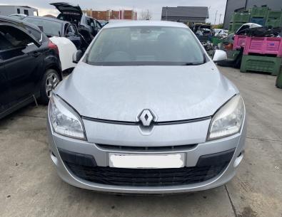 Dezmembrez piese caroserie, motor, cutie viteze, suspensie Renault Megane 3 1.5 DCI 2010, K9K832